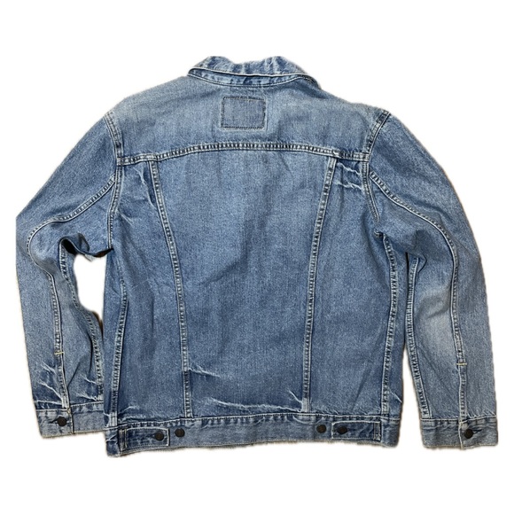 Men's Levi's Denim Jacket - Trucker Jacket - Size Medium - Blue Wash - Like New - Picture 2 of 13